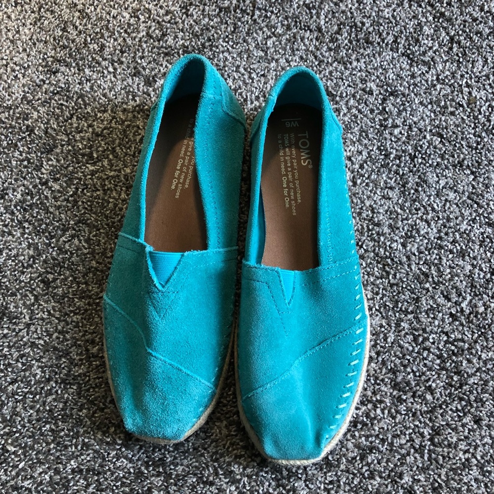 Suede TOMS Moccasins